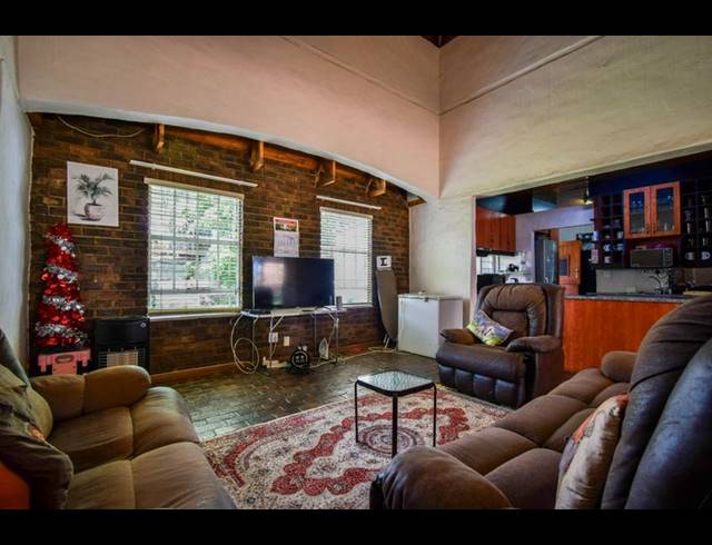 4 BEDROOM HOUSE FOR SALE IN SINOVILLE